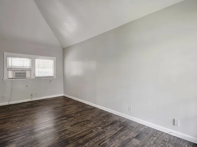 903 Shoal Cliff Ct — Photo 43