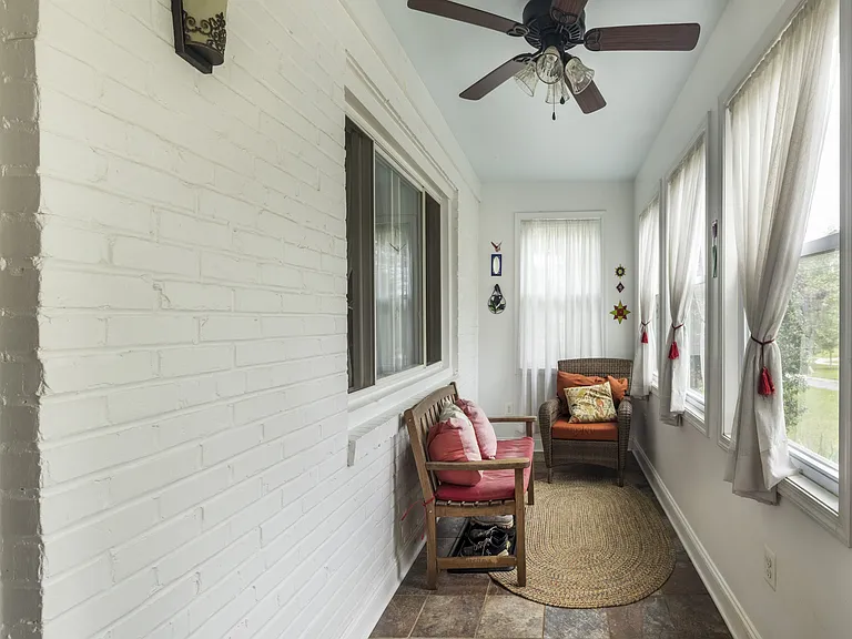 1815 Belvedere Blvd — Photo 3
