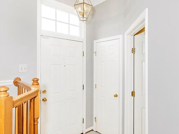 3rd image of 10828 Dewey Way E