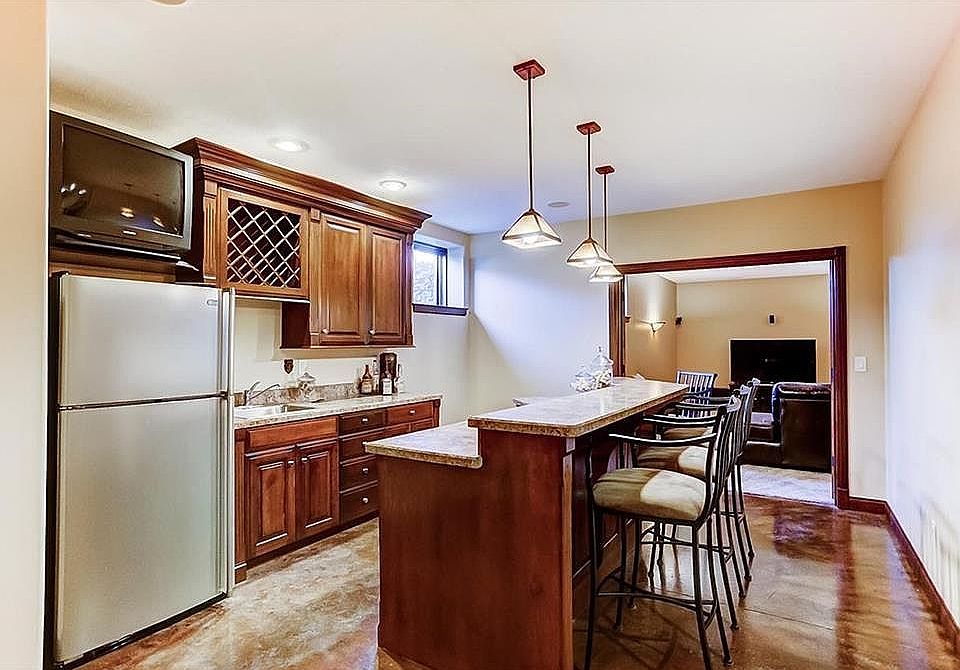 1st image of 520 Baywood Ct