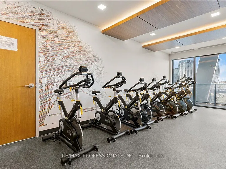 30 Shore Breeze Dr #1422 — Photo 34