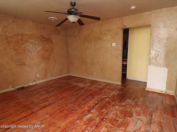 4th image of 4811-4813 W Wilson St