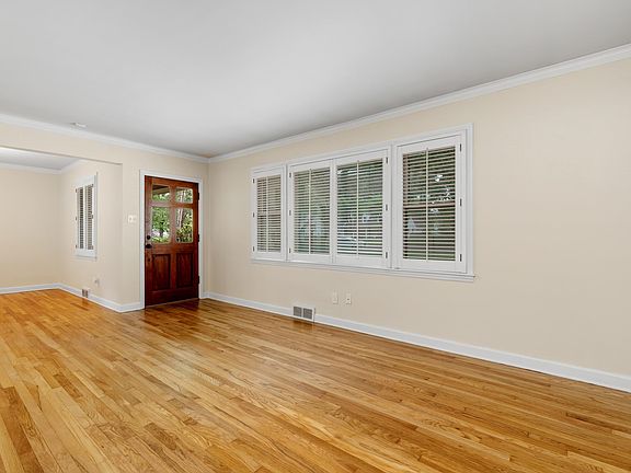 4th image of 4898 Cole Rd
