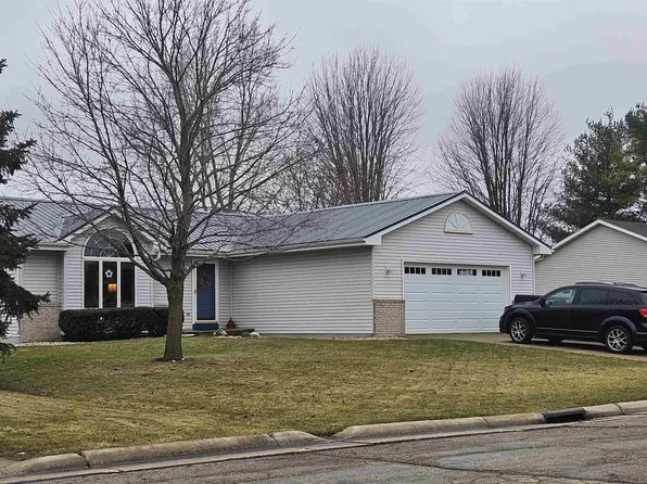 1323 Colonial Dr, Watertown, WI 53098
