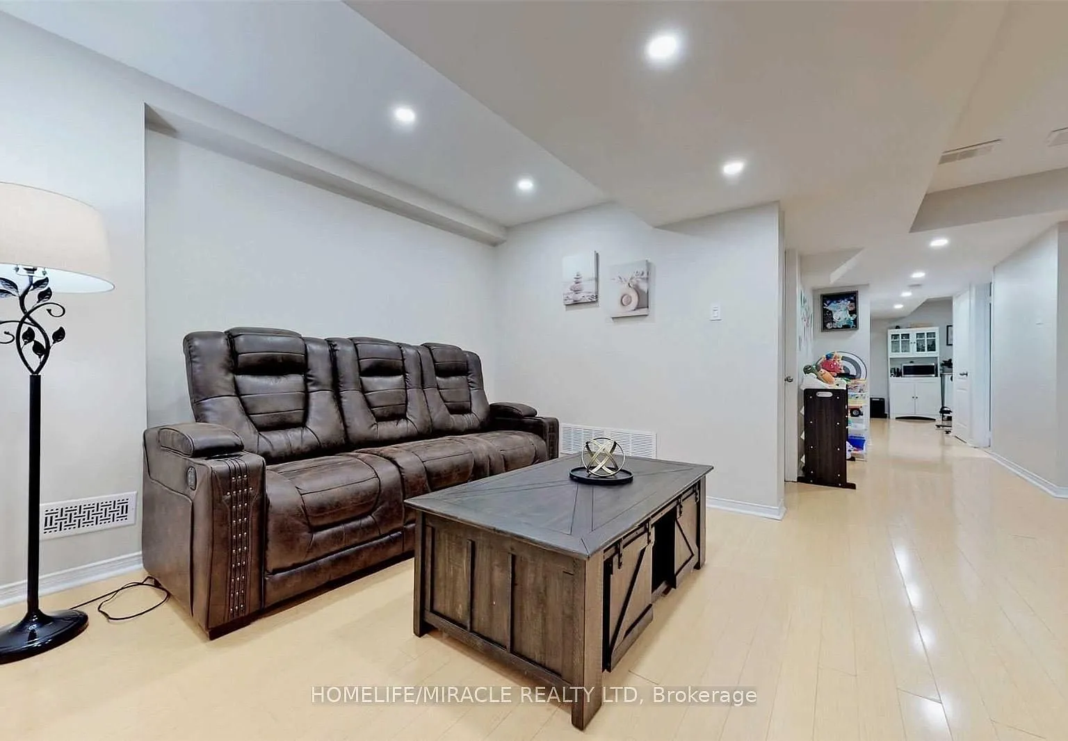 4 bed, $3,650 — Photo 2
