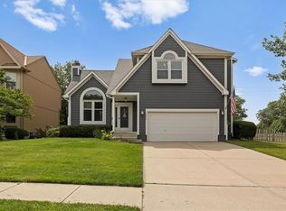 12470 S Acuff Ct, Olathe, KS 66062