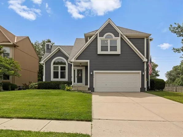 12470 S Acuff Ct, Olathe, KS 66062
