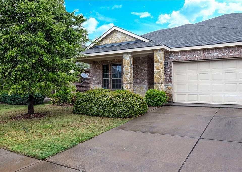 1st image of 4717 Hidden Pond Dr