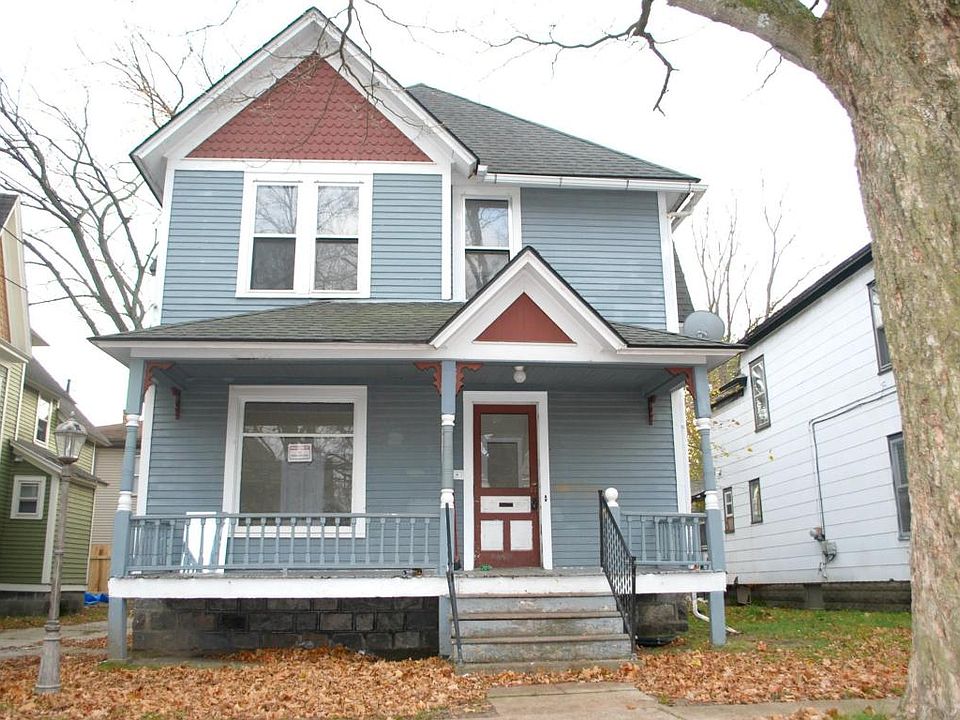 1st image of 217 Burr Oak St
