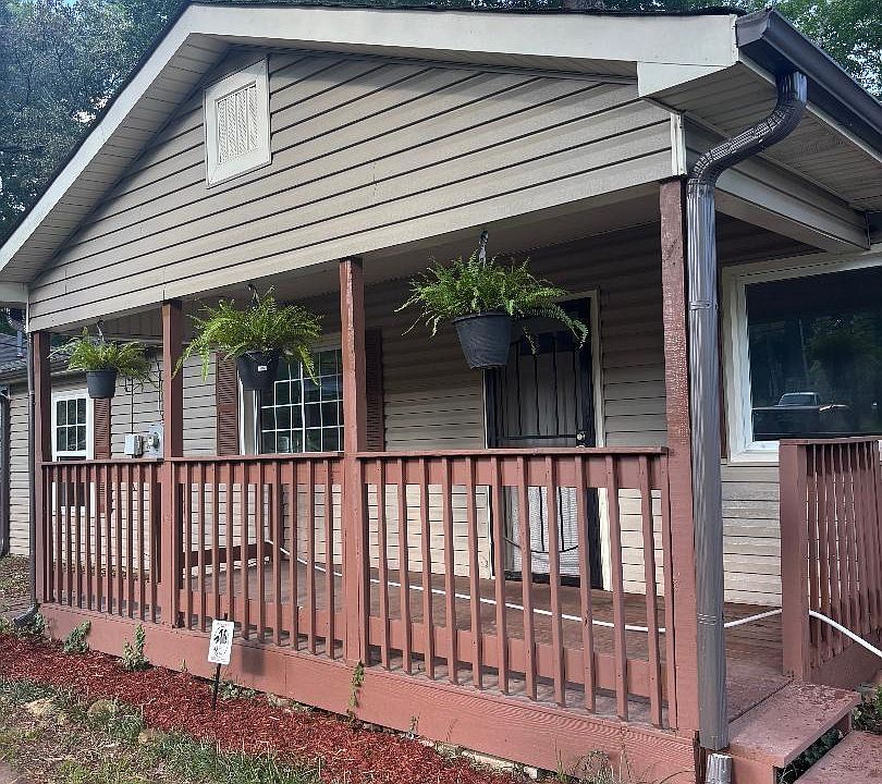 1st image of 405 Del Rio Dr