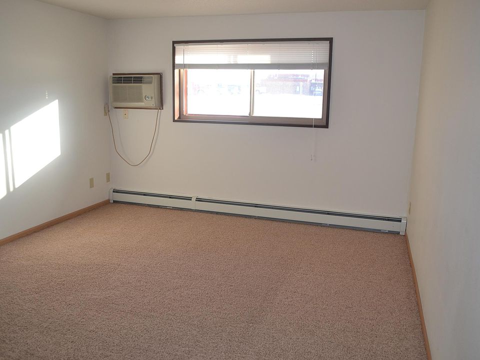 1st image of 1122 27th Ave S #3
