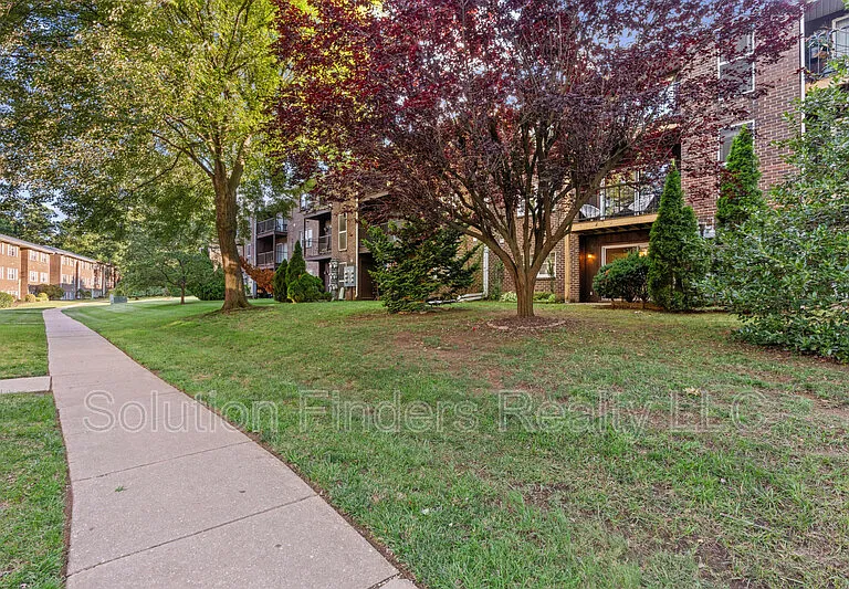 211 Crocker Dr #1 — Photo 25