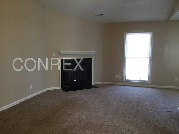 3rd image of 4207 Butterfield Dr