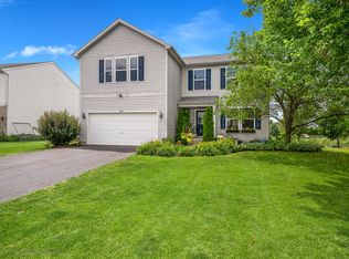 304 Briarwood Dr, Poplar Grove, IL 61065