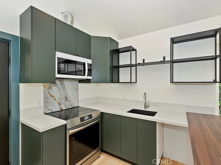 441 Oriole Dr #3 — Photo 6