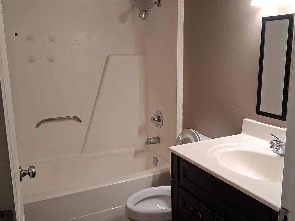 1st image of 70 Fairview Dr #8