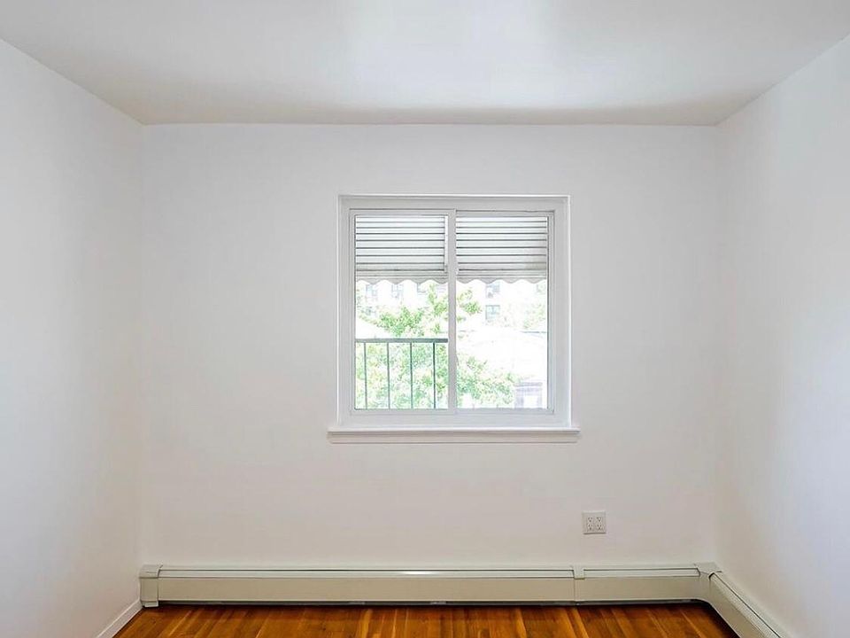 1st image of 2522 Laconia Ave #2