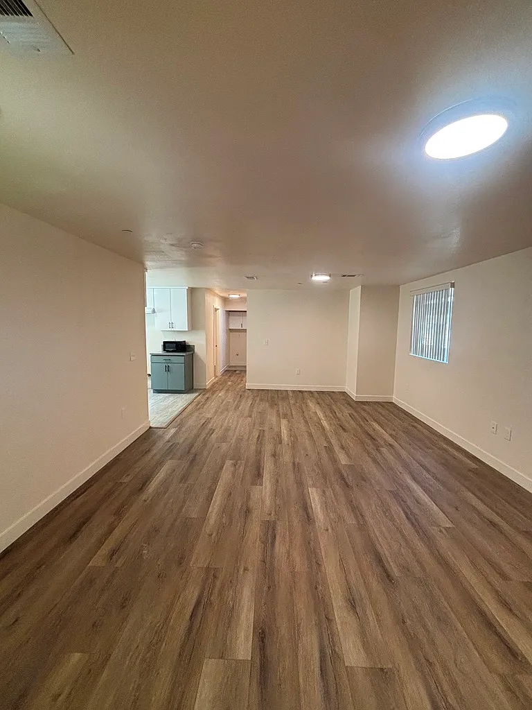 6 bed, 1777 sqft, $4,400 — Photo 3