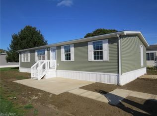 586 Sandtrap Cir, Painesville, OH
