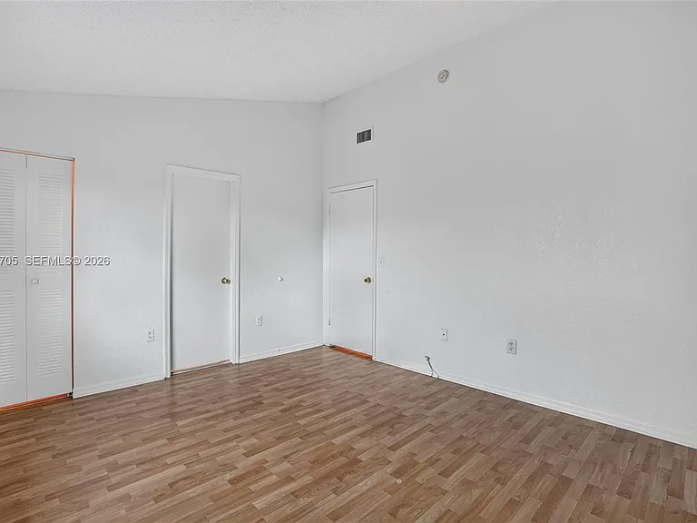 6225 Kendale Lakes Cir #253 — Photo 32