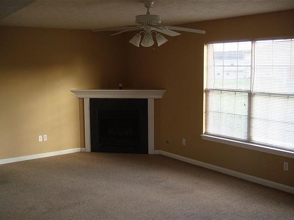 3rd image of 661 Sherard Cir #663