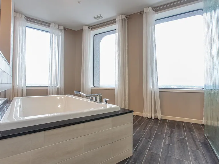 Iconic Living at The 9 — Photo 12