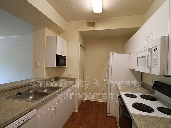 5th image of 17104 Carrington Park Dr APT 517
