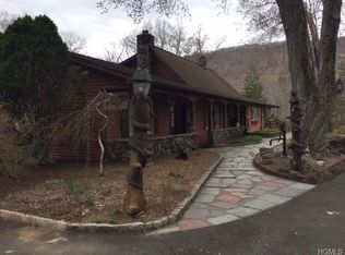 10 Sky Meadow Rd, Suffern, NY 10901