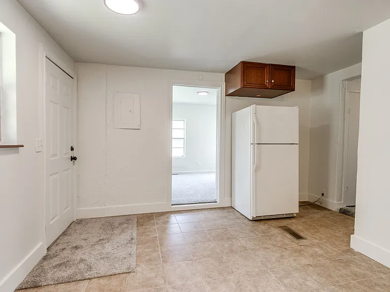 425 E Eufaula St — Photo 14