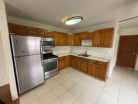 3rd image of 163 Bay 46th St #1