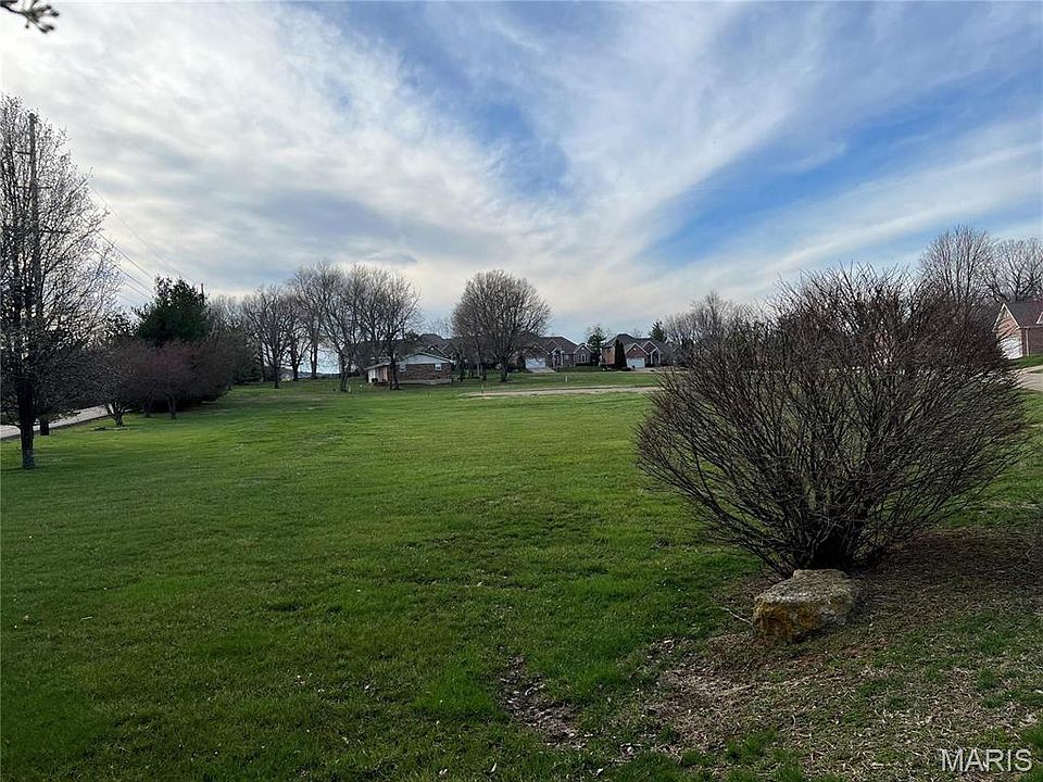 2nd image of 8 Pinehurst Dr