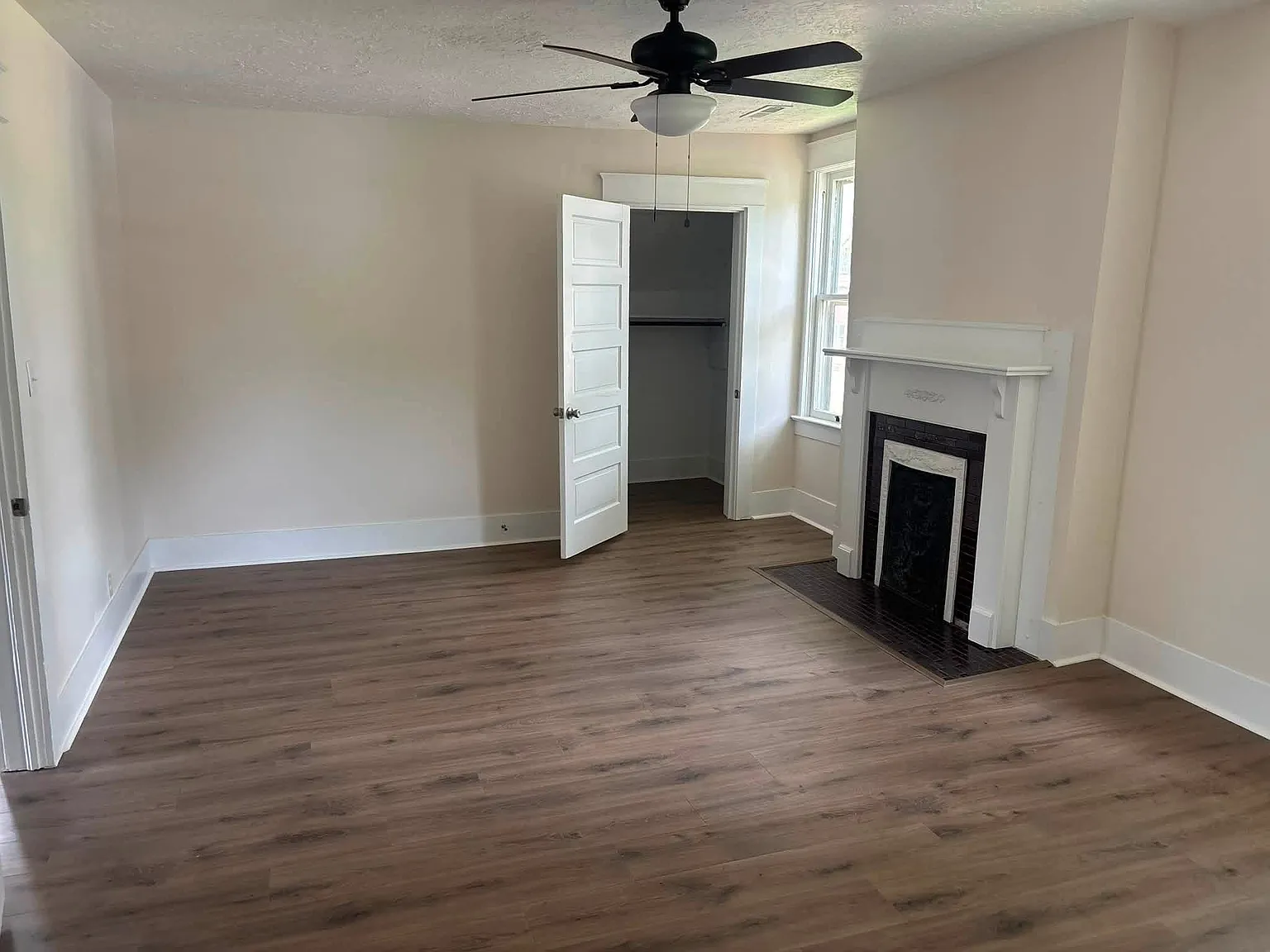 4 bed, 2400 sqft, $2,000 — Photo 4