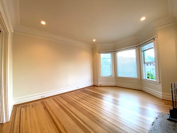 3rd image of 2550 Gough St APT 6