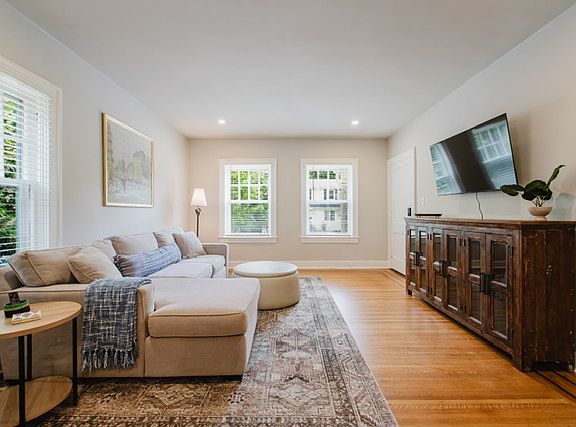 4th image of 2023 Grasmere Dr APT 2