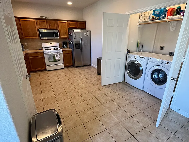 7907 Fountain St #2 — Photo 8