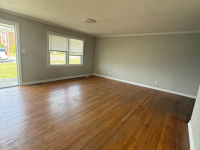 204 Gregory Ave #A — Photo 11