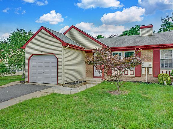 3rd image of 25A Birchwood Dr #50