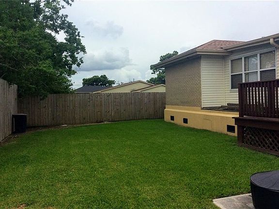 3rd image of 4643 Longfellow Dr