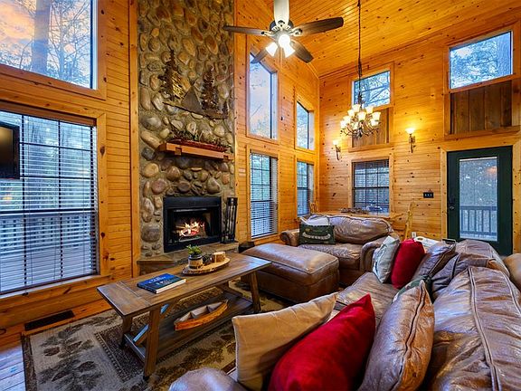 3rd image of 94 Treble Hook Rd