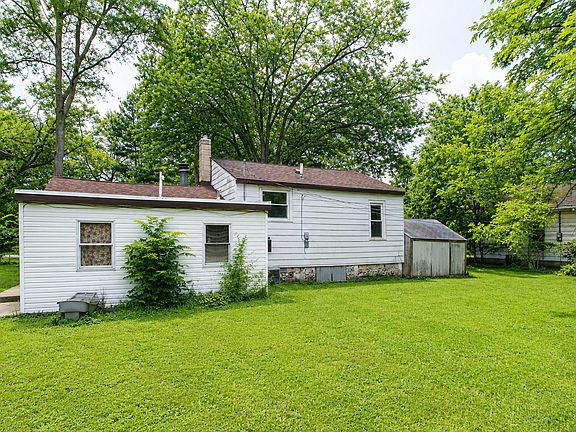 2nd image of 403 Maplewood Dr