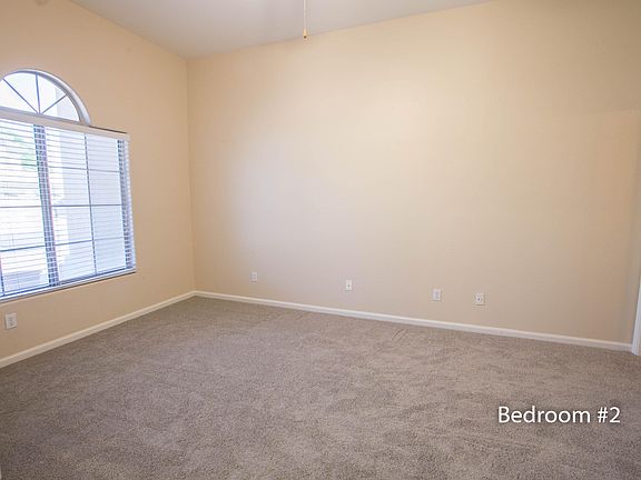 5th image of 1453 E Oxford Ln