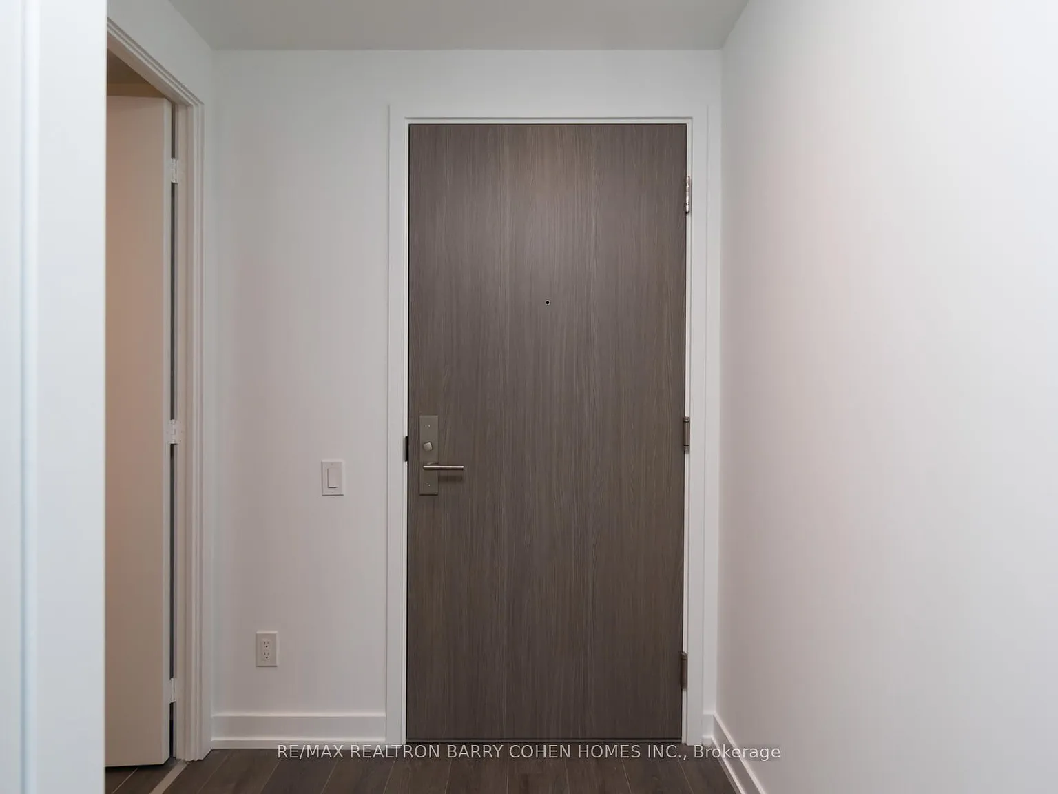 2 bed, $3,200 — Photo 2