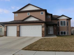 914 36th Ave W, West Fargo, ND 58078