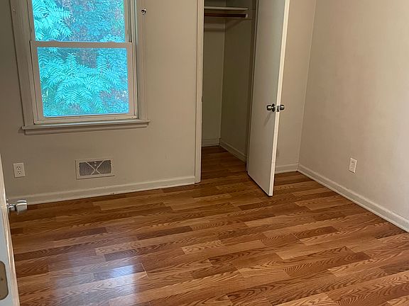 5th image of 1526 Grayson Ave NW