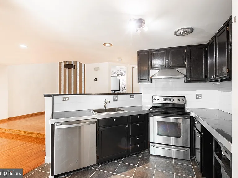 18153 Tunstall Dr — Photo 8