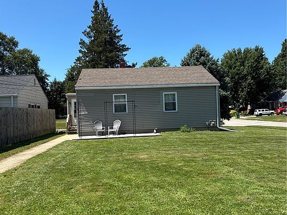 3rd image of 3006 Latimer Ave