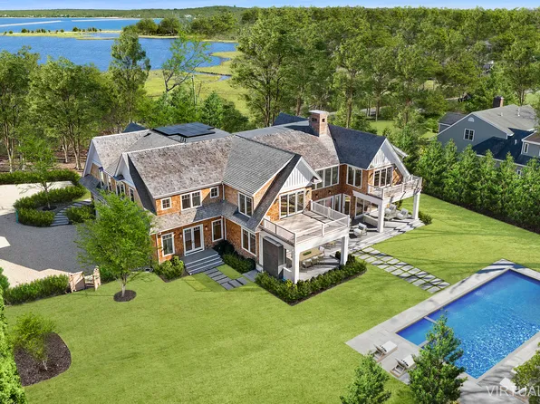 https://photos.zillowstatic.com/fp/d6bbb956c61bd044825e733a408d1a41-p_e.webp