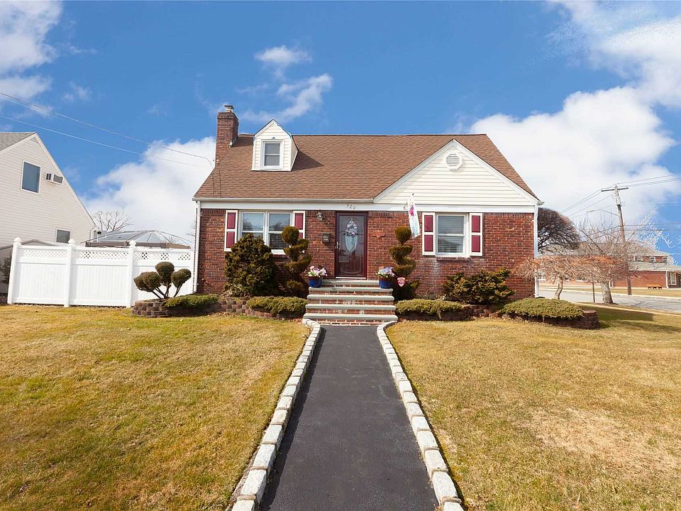 1st image of 320 Massapequa Ave