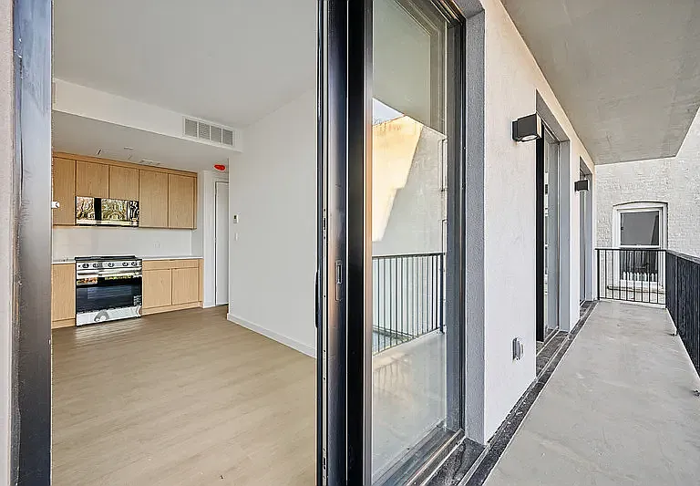 645 Park Pl #4J — Photo 4