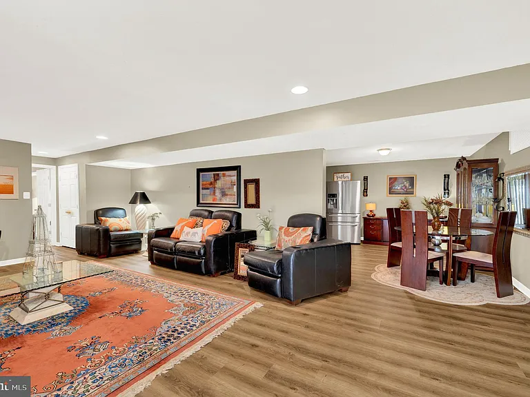 533 Rubens Cir — Photo 54